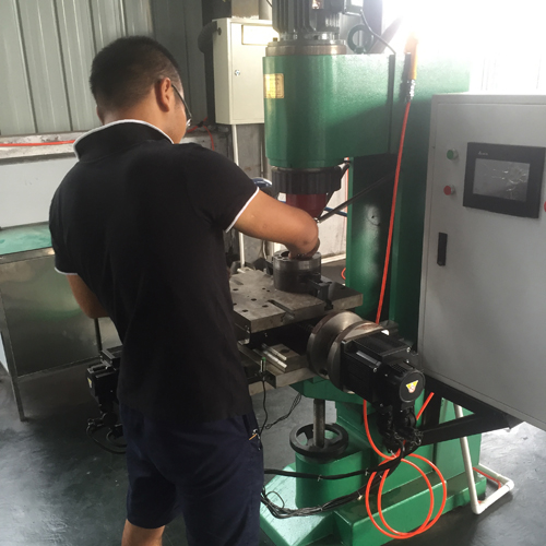 CNC riveting machine